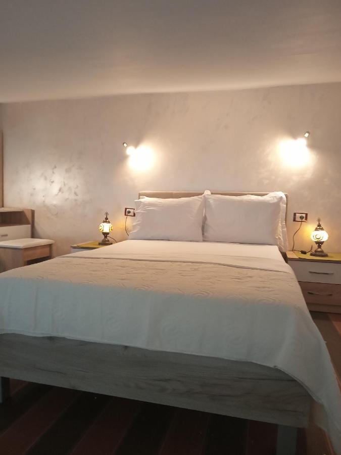 Apartment With Sea View In Prcanj *