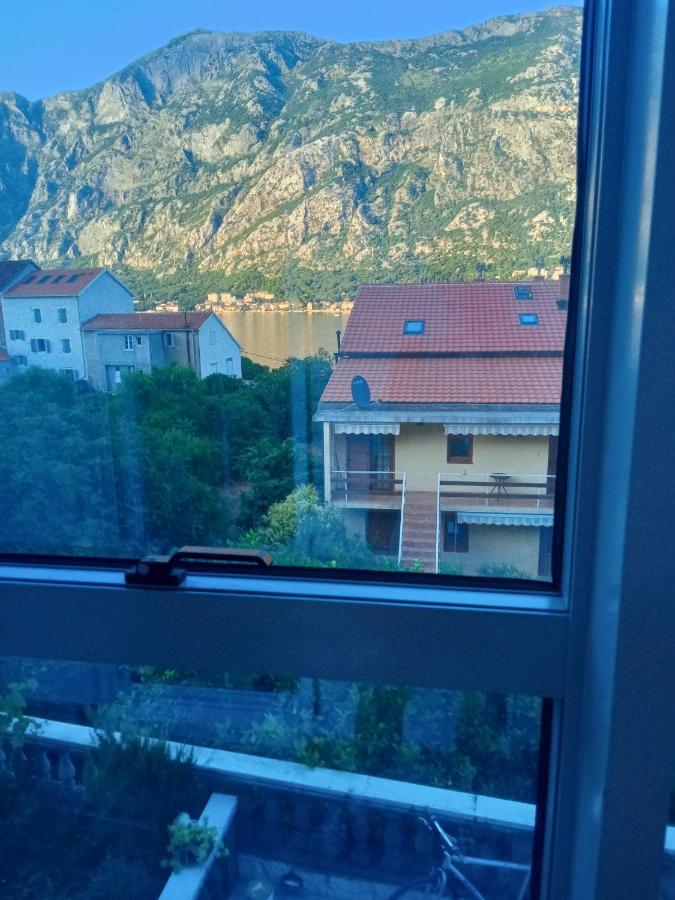 Daire With Sea View In Prcanj
